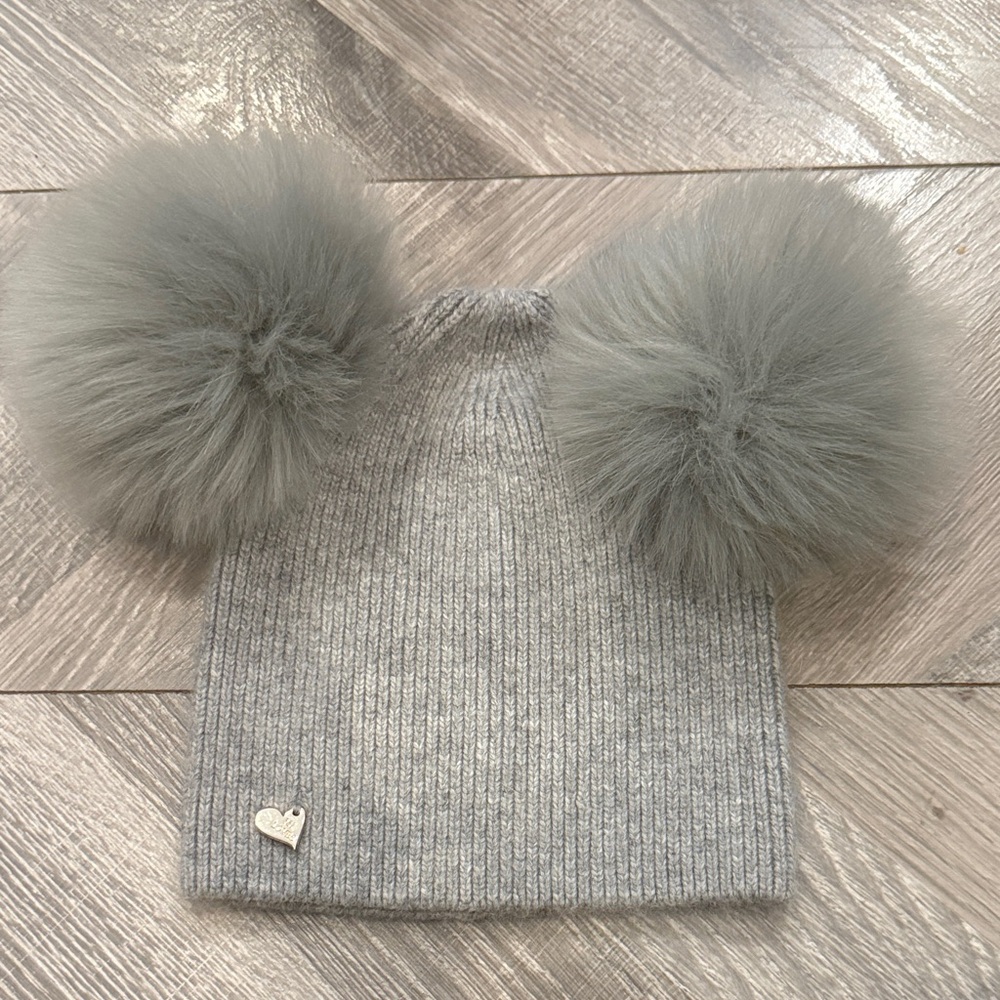 Mi Loves Women's Gray Pom-Pom Hat